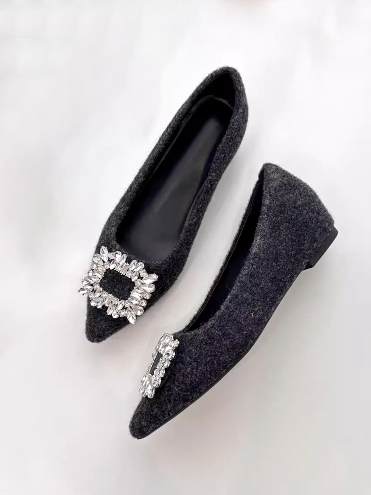 ビジューバックルパンプス ポインテッドトゥ インヒール 4cmUP 起毛素材 柔らかい 美脚効果 ブラック