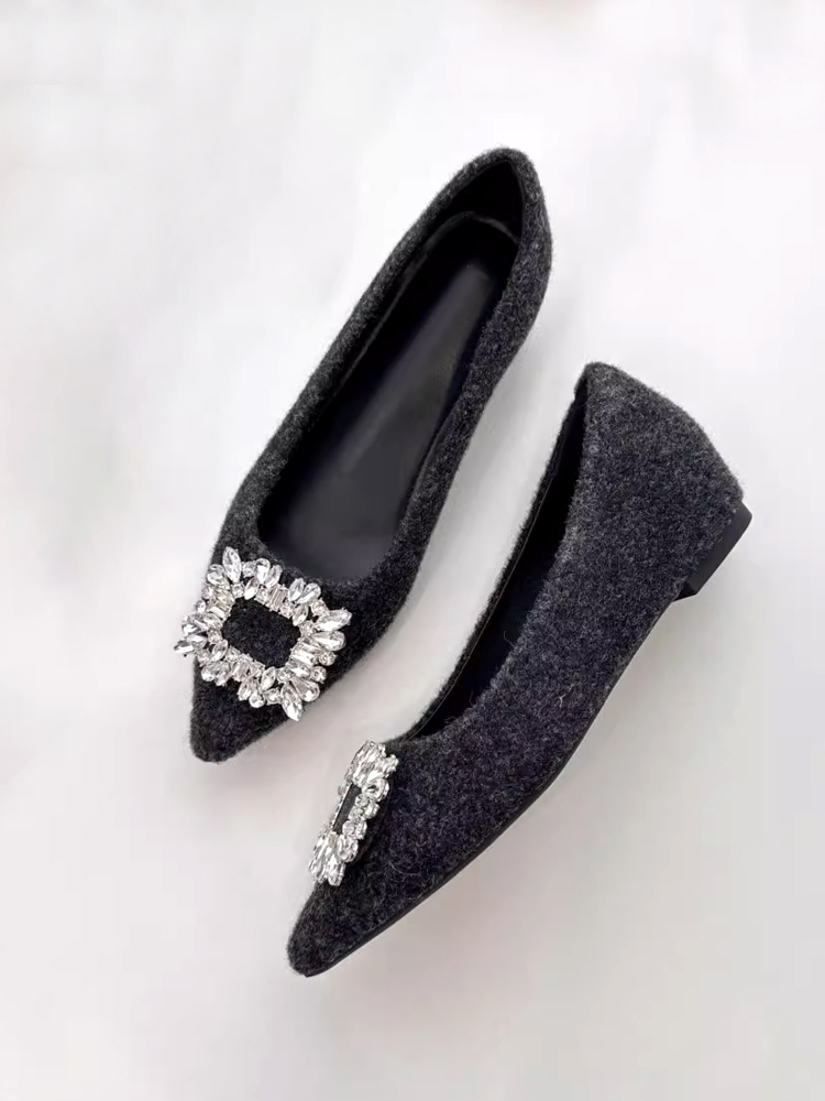 ビジューバックルパンプス ポインテッドトゥ インヒール 4cmUP 起毛素材 柔らかい 美脚効果 ブラック