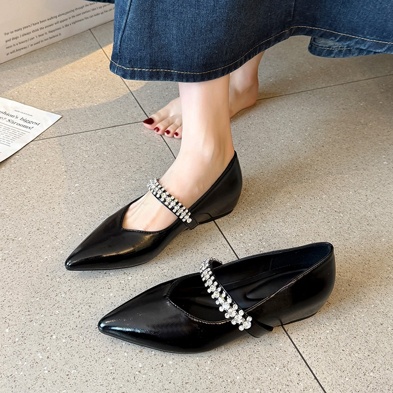 きらめきストラップ 3cm美脚ポインテッドトゥパンプス