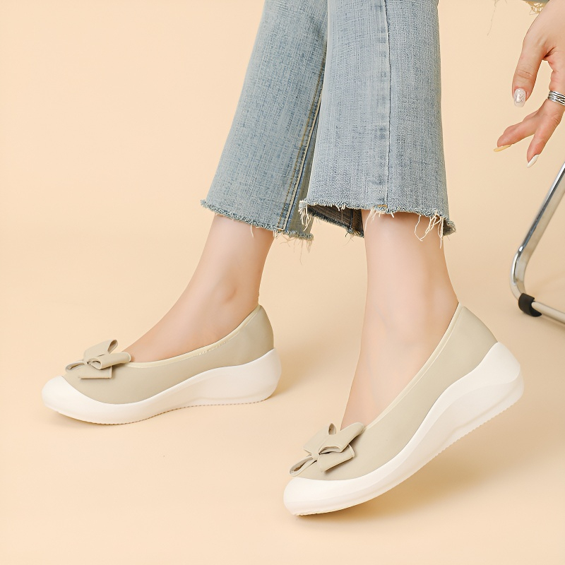 リボンモチーフ ウェッジパンプス