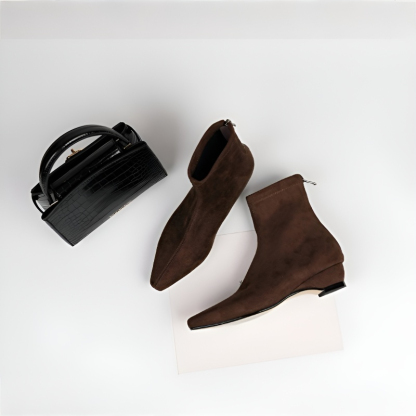 ポインテッドトゥ ストレッチブーツ