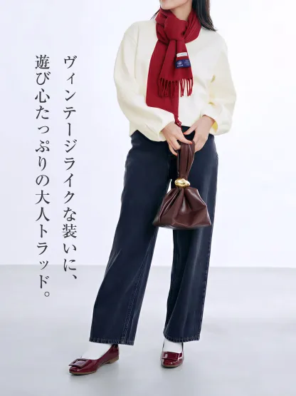 大人トラッド・ワイドパンツコーデに合うスクエアトゥパンプス 洗練されたデザイン 高見え