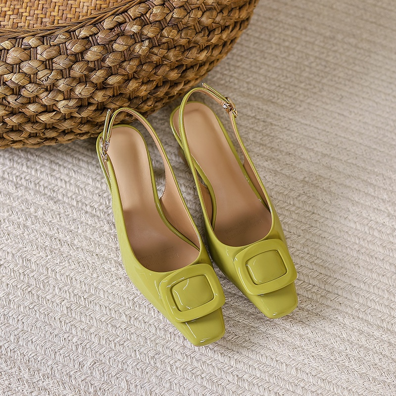 スクエアバックル スクエアトゥ バックストラップパンプス