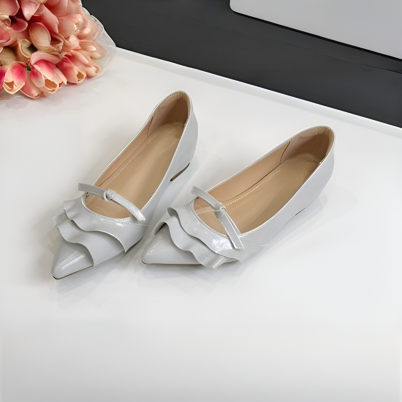 フロントフリル ポインテッドトゥ美脚パンプス