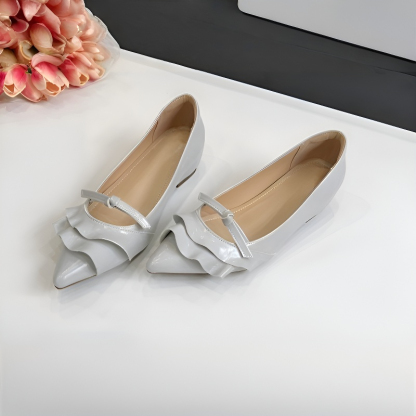 フロントフリル ポインテッドトゥ美脚パンプス