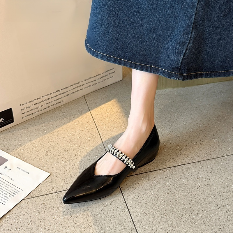 きらめきストラップ 3cm美脚ポインテッドトゥパンプス