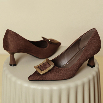 レディースの尖ったつま先ハイヒール、スティレットヒール、2025年の新しいスタイル、春と秋のレディースシューズ、ブラックスエード、