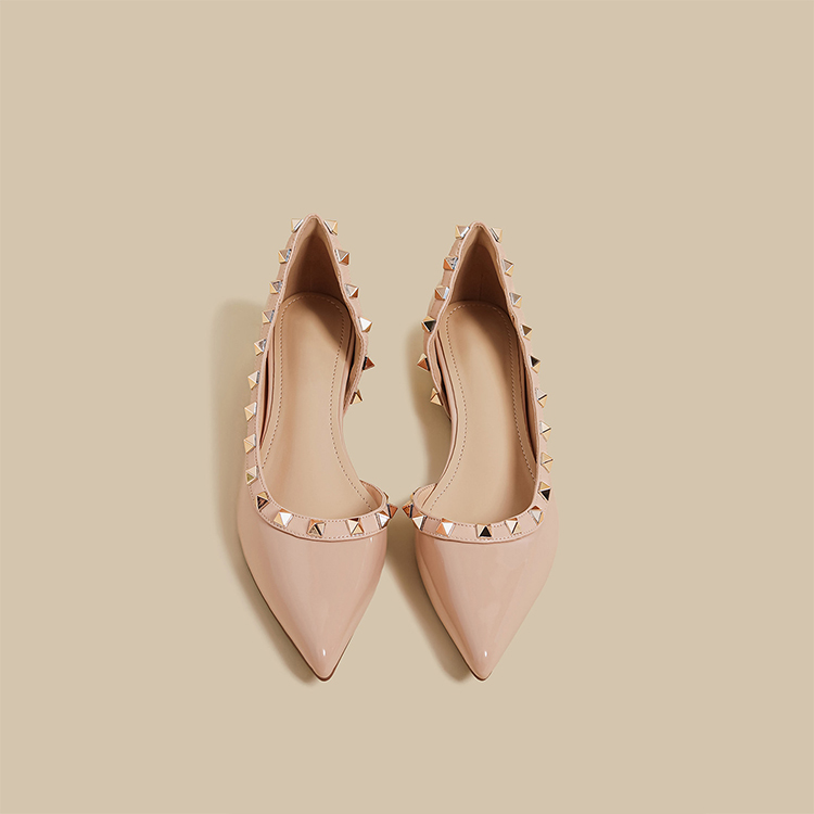 スタッズライン 4cm美脚パンプス