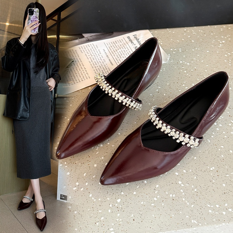 きらめきストラップ 3cm美脚ポインテッドトゥパンプス