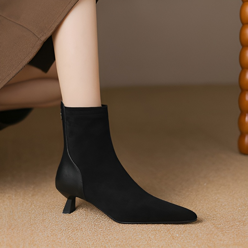 ポインテッドトゥ キトゥンヒールショートブーツ