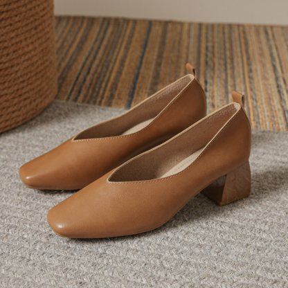 スクエアトゥ ブロックヒール Vカットパンプス