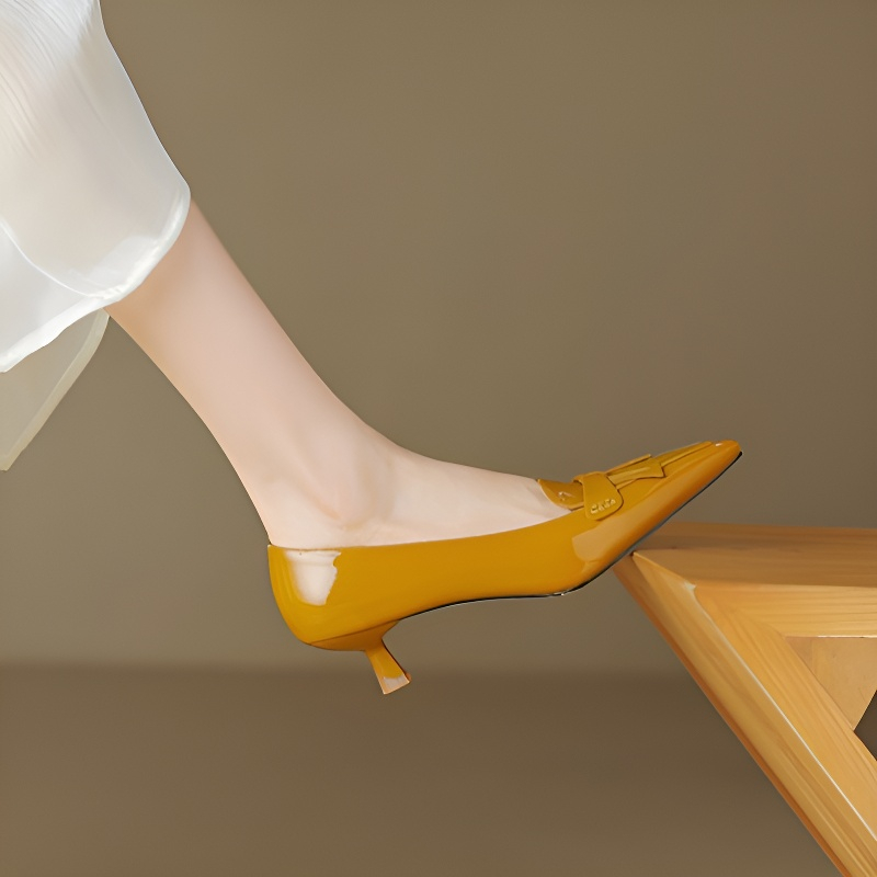 リボンモチーフポインテッドトゥエナメルローファー