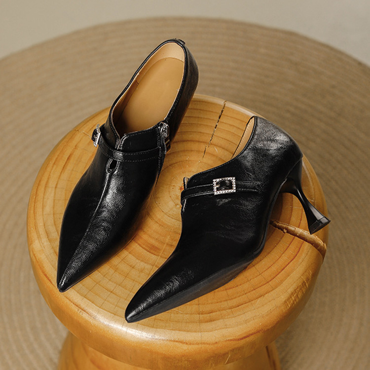 Vカット ハイヒールパンプス