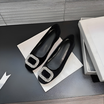 ビジューバックル 5cm美脚スエード調パンプス