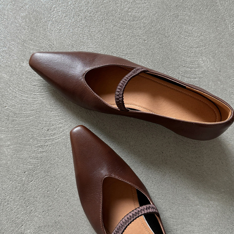 ブロックヒール Vカットメリージェーン