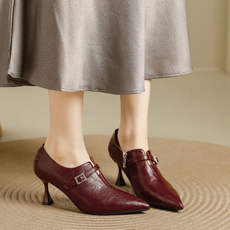 Vカット ハイヒールパンプス