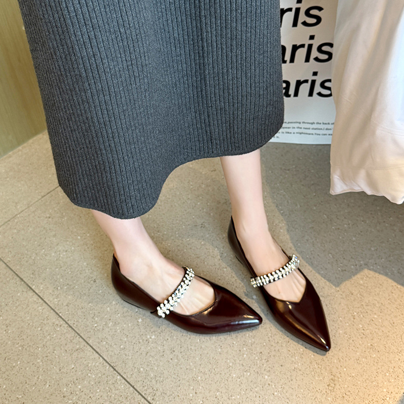 きらめきストラップ 3cm美脚ポインテッドトゥパンプス