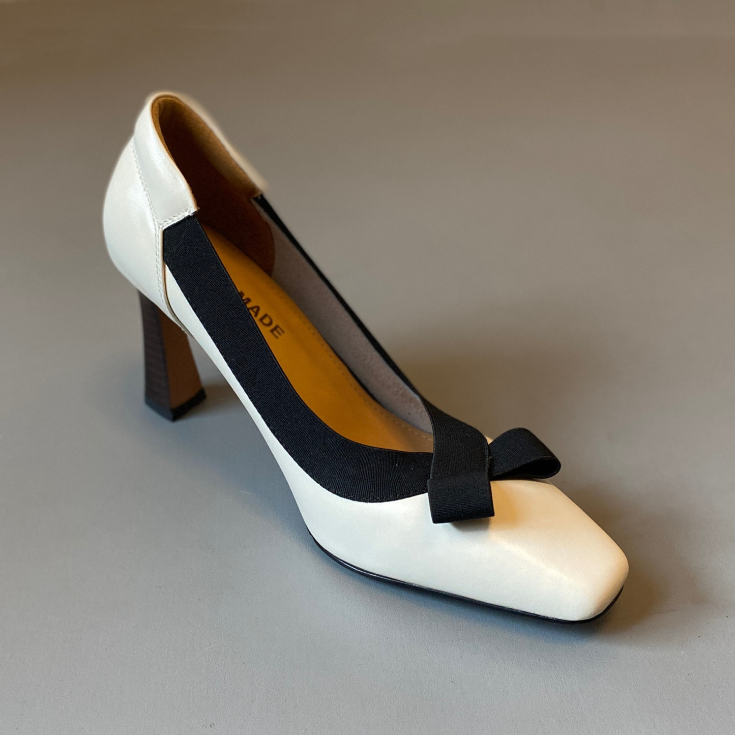 リボンモチーフ ハイヒールパンプス