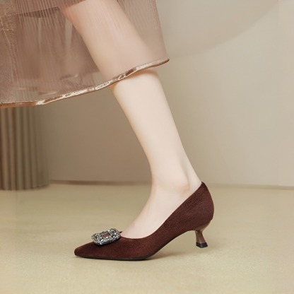 ビジューバックル ポインテッドトゥ4cm美脚パンプス