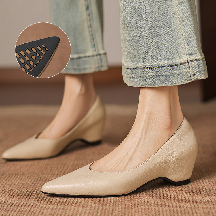 Vカット型押し 美脚ウェッジパンプス