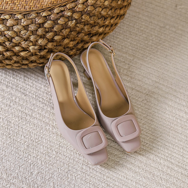 スクエアバックル スクエアトゥ バックストラップパンプス