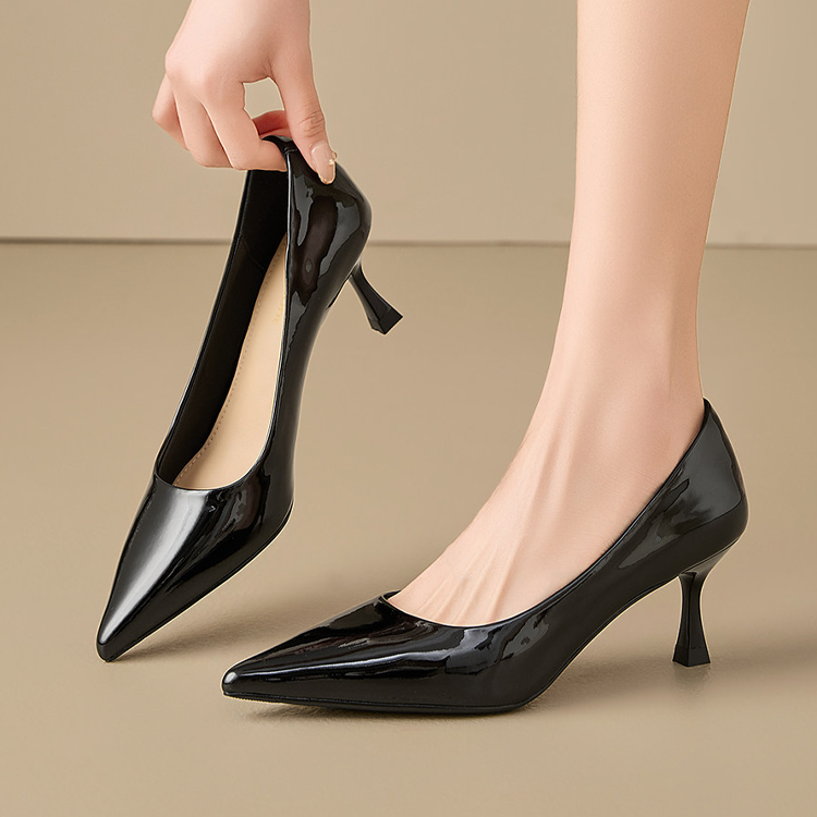 美脚フレアヒールパンプス