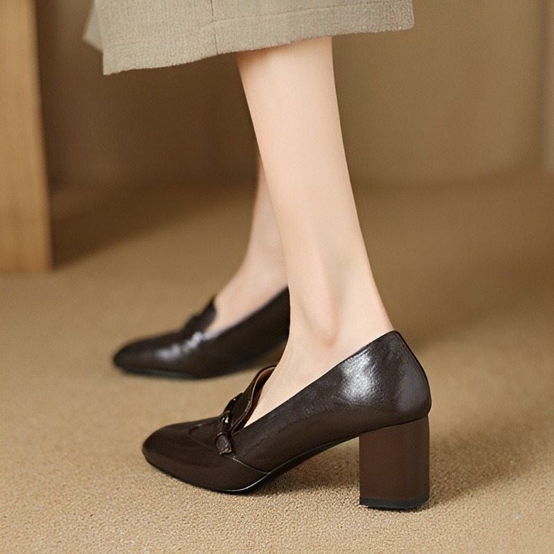 レトロ調ラウンドトゥパンプス