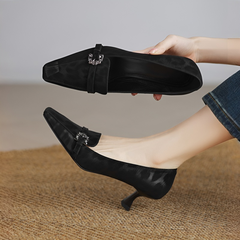 アーモンドトゥレオパード柄ローファーパンプス