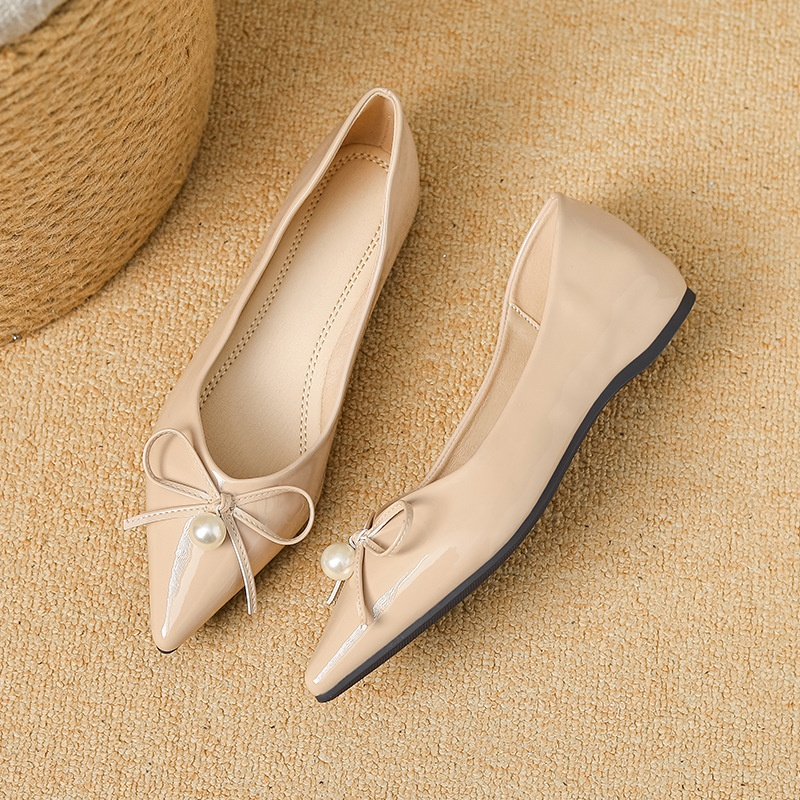 リボン付き美脚パンプス					