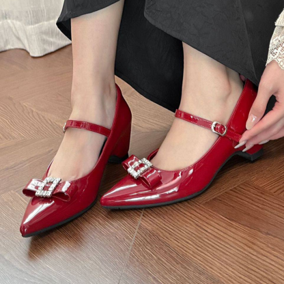 ビジューバックルで主役級