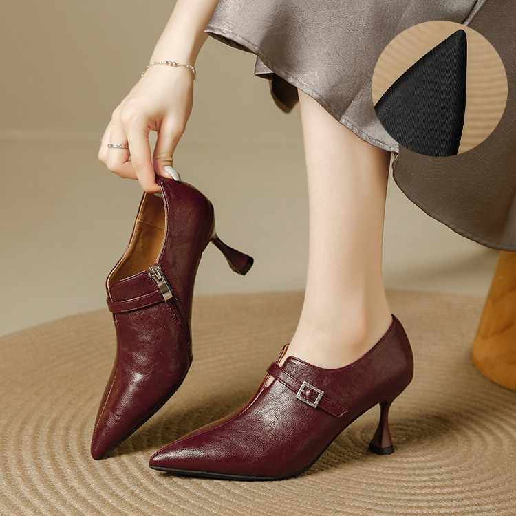 Vカット ハイヒールパンプス