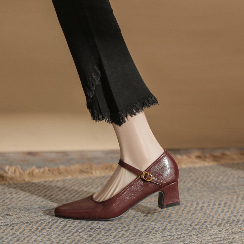 チャンキーヒール美脚パンプス