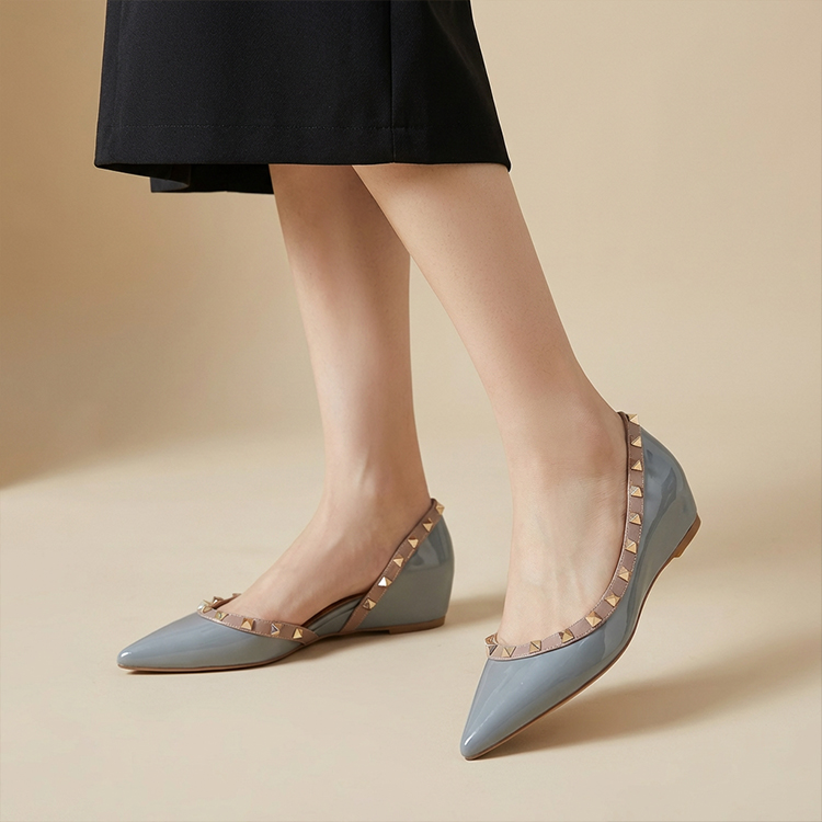 スタッズライン 4cm美脚パンプス