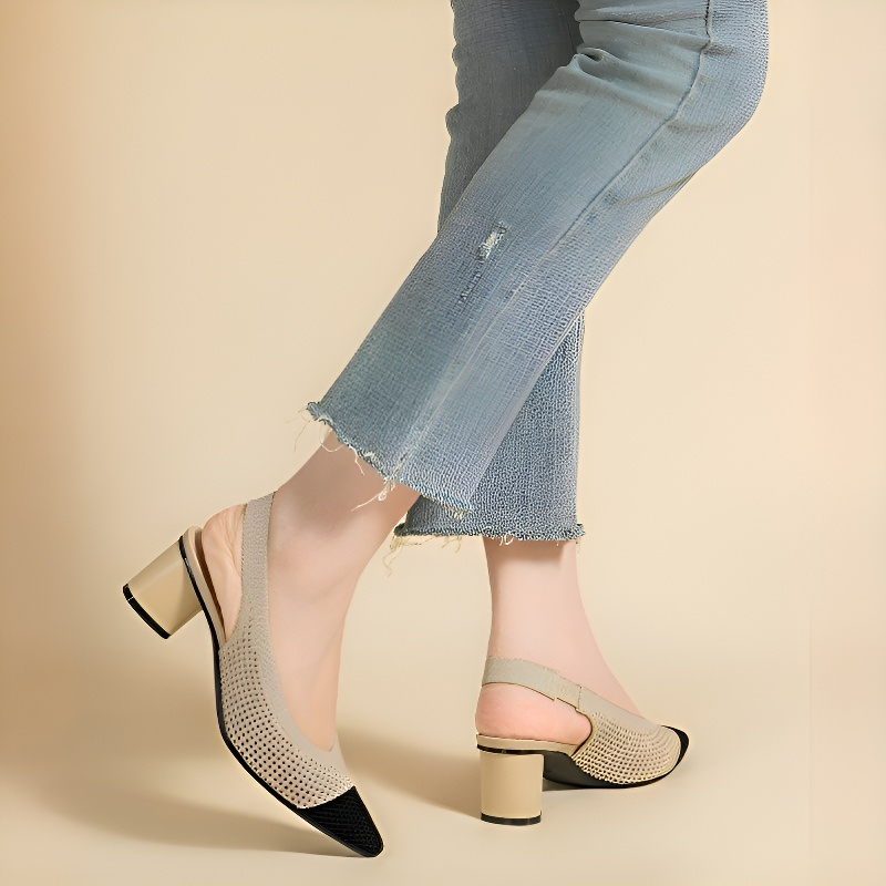 ポインテッドトゥメッシュバックストラップパンプス