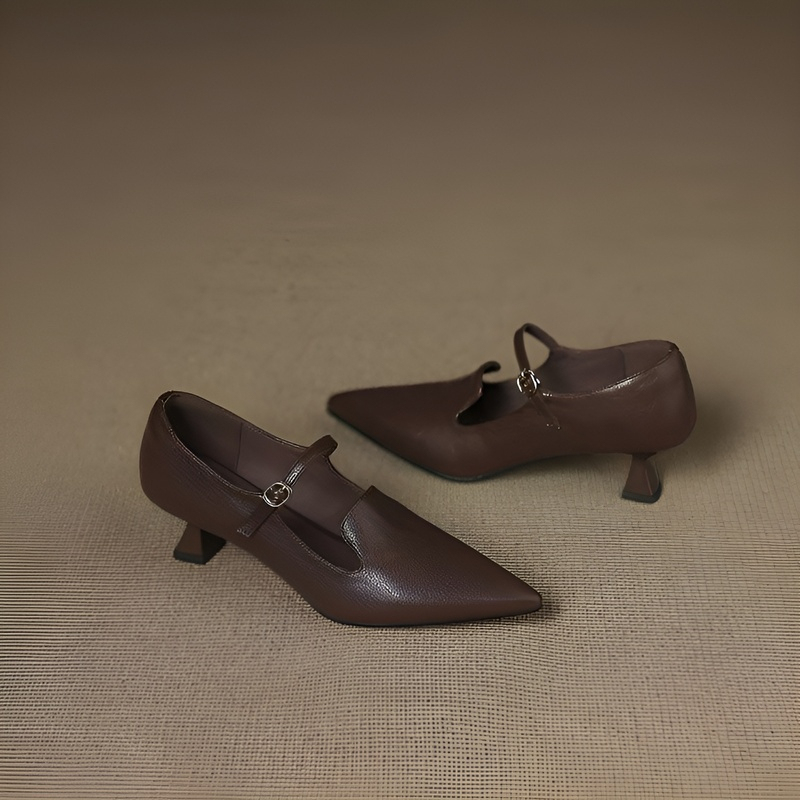 アンクルストラップポインテッドトゥパンプス