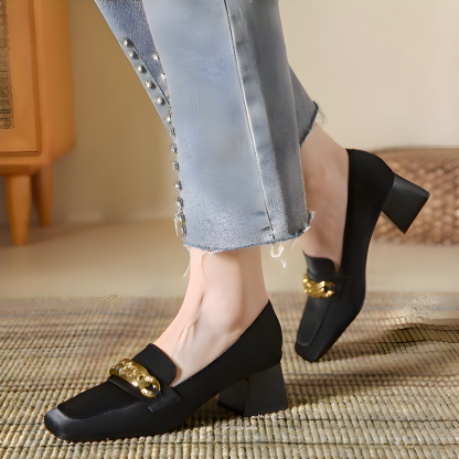 ビット付きヒールローファー