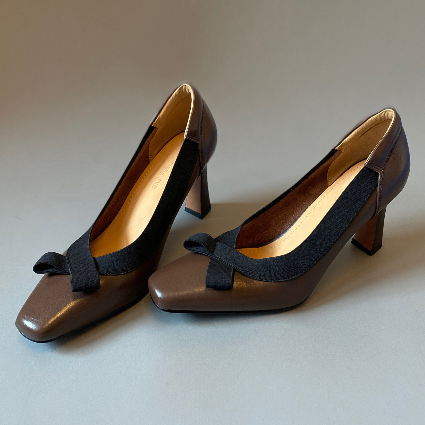 リボンモチーフ ハイヒールパンプス