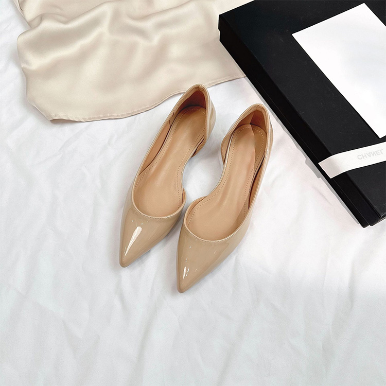 カラーエナメル 4cm美脚Vカットパンプス