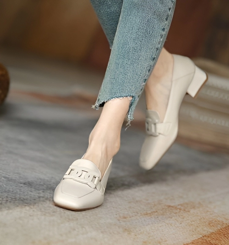 KENPOGEN 白本革ローファー デニム合わせ カジュアルコーデ サイドビュー