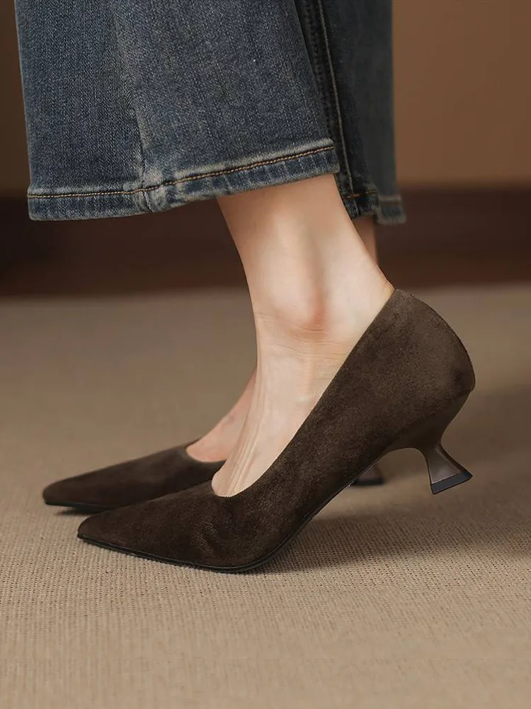 KENPOGEN ポインテッドトゥパンプス 羊革 4.5cmUP スエード調 内ボア 痛くない 歩きやすい 通勤