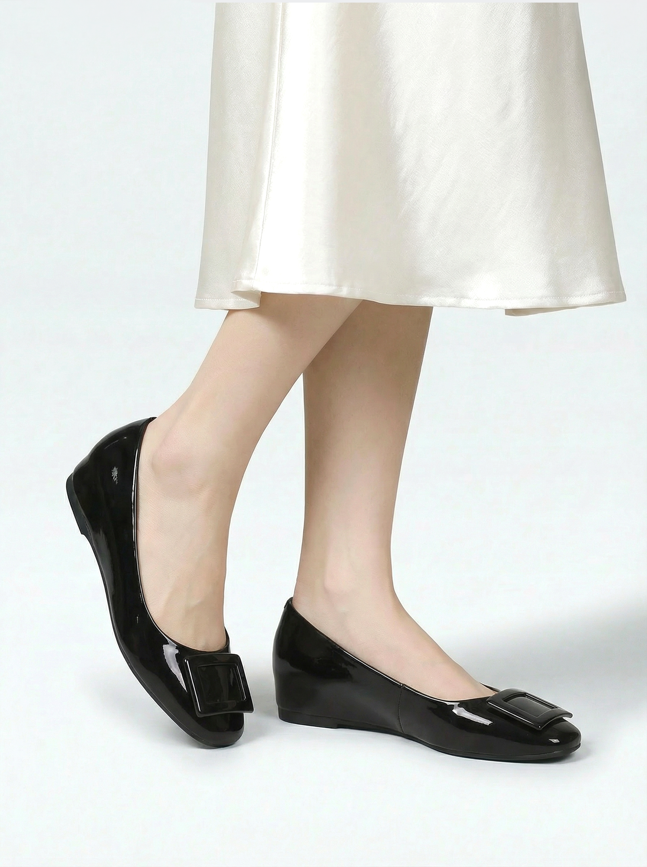 KEMPOGEN バックルパンプス インヒール ベージュ エナメル 疲れにくい 美脚 GW旅行 春コーデ フラットパンプス風