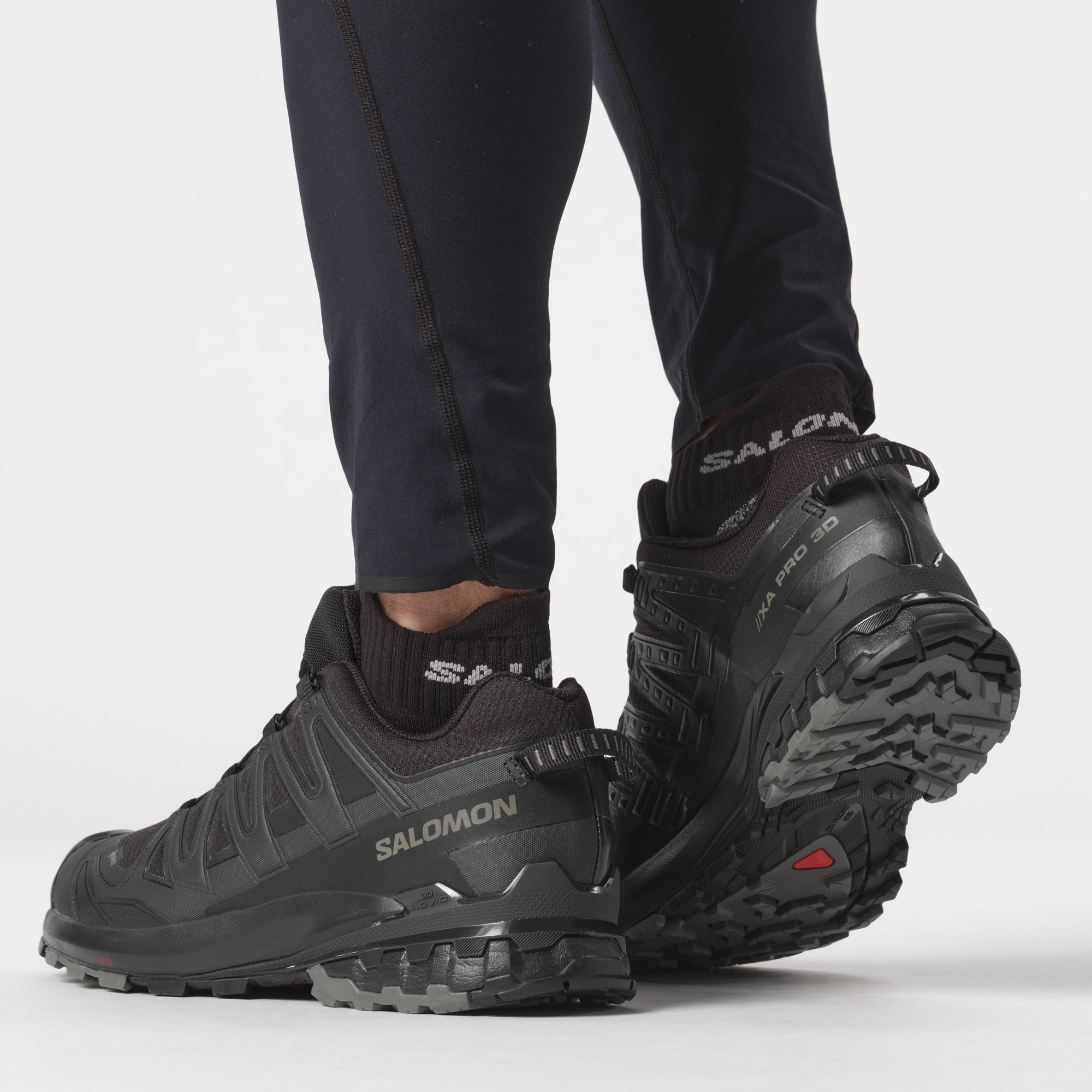 XA PRO 3D V9 WIDE GTX Men Outdoor Shoes in Black / Phantom