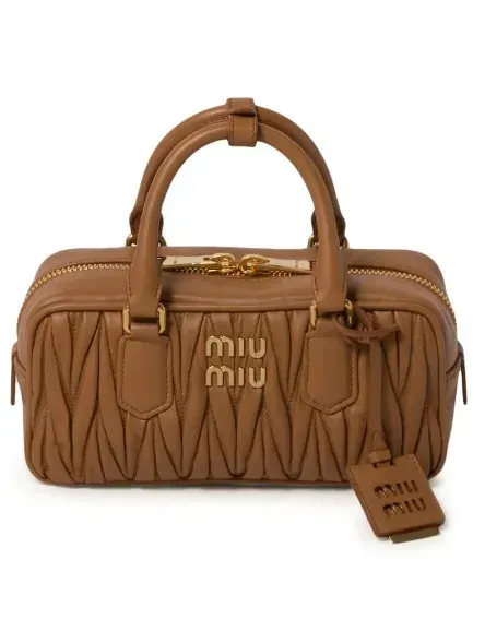 関税込み【MIIU MIU】マトラセバッグ ハンドバッグ ２Way使用