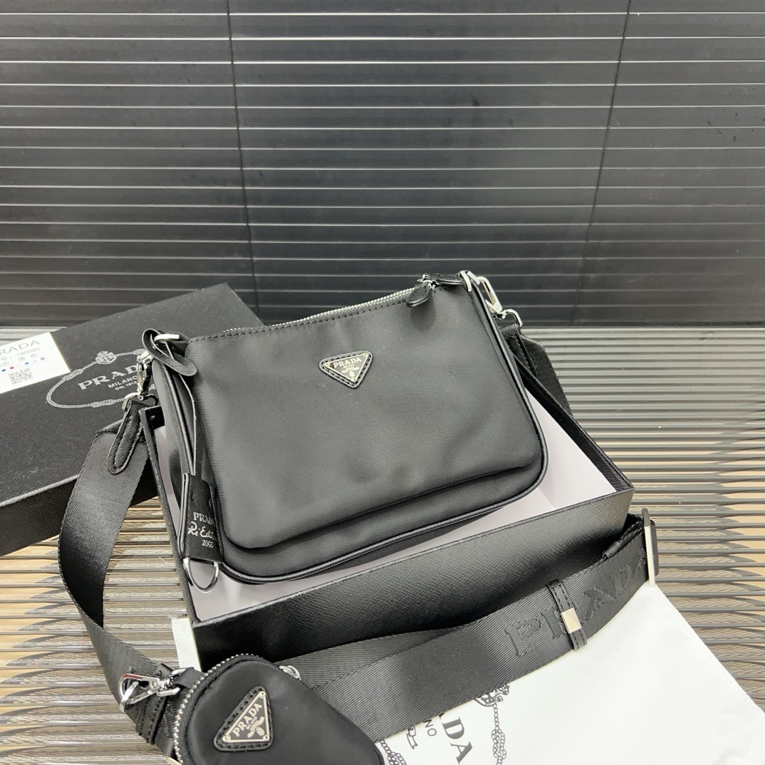Prada ショルダーバッグ 3点セット ユニセックス