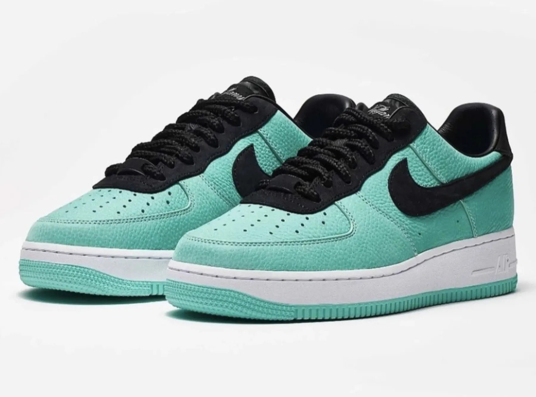 ★NIKE x TIFFANY★送関込★世界中を震撼させた話題のコラボ★