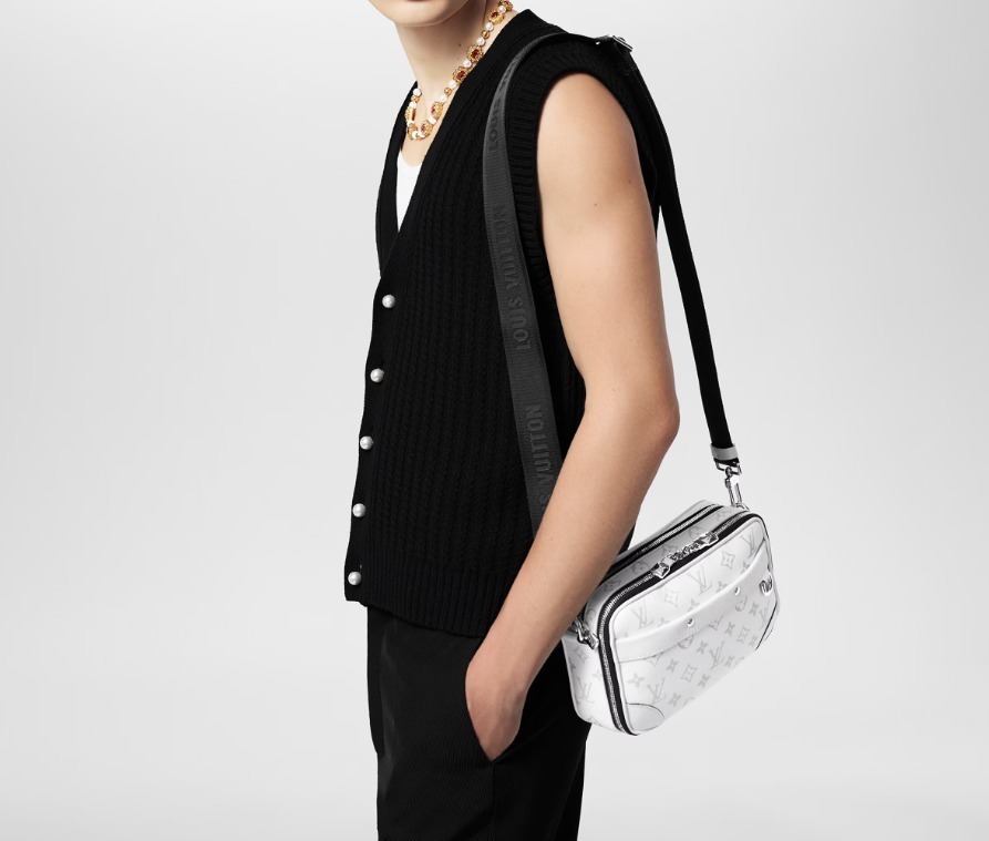 【安心国内】Louis Vuitton　アルファ・メッセンジャー　カバン