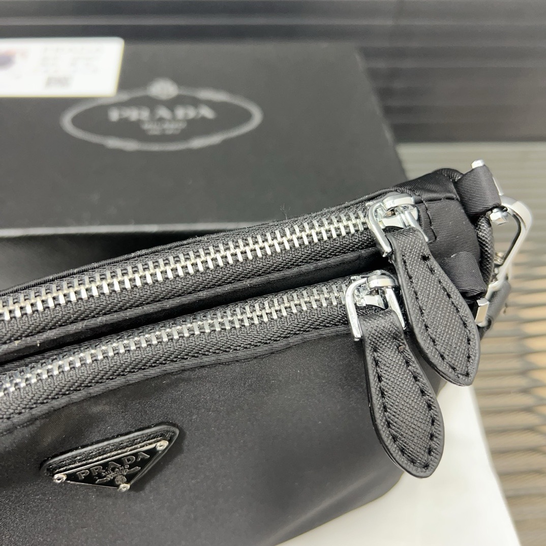 Prada ショルダーバッグ 3点セット ユニセックス