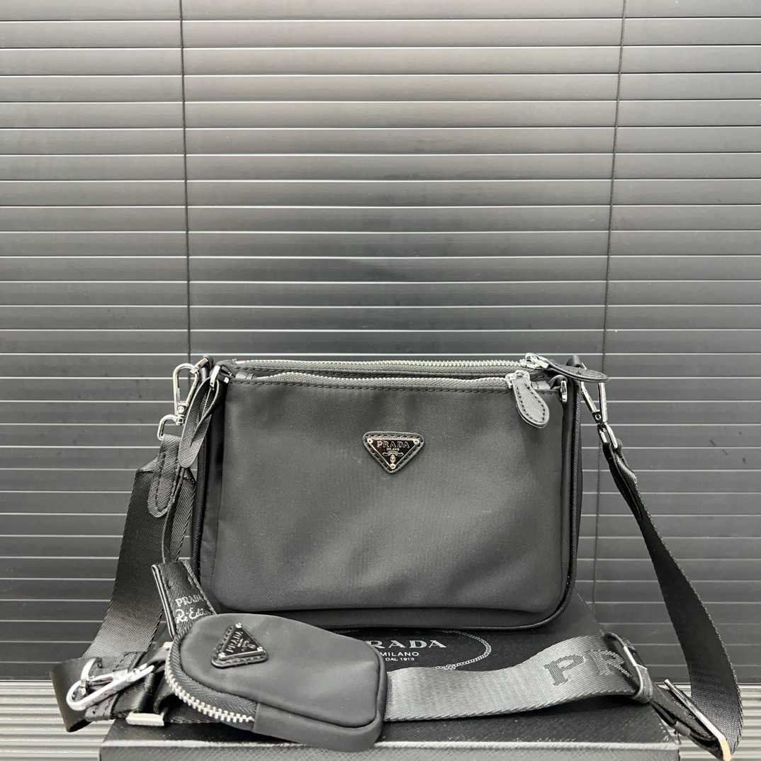 Prada ショルダーバッグ 3点セット ユニセックス
