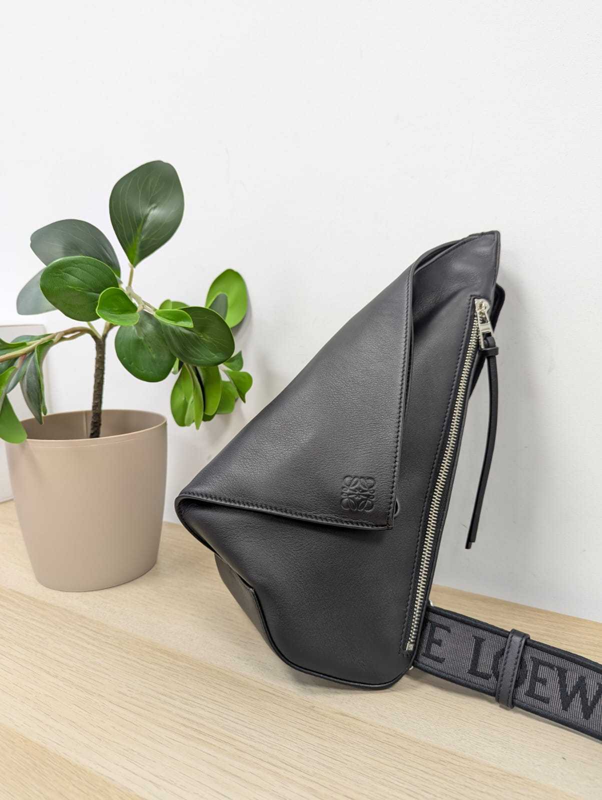 6万取引突破★UPS速達便！【LOEWE】B511A09X10_ショルダーバッグ