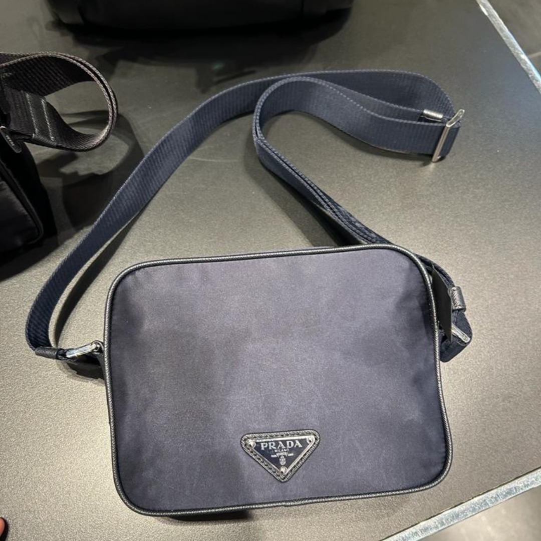 ★プラダショルダーバッグ お買い得！！